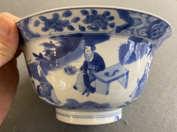 Een Chinese blauw-witte 'klapmuts' kom, Kangxi merk en periode