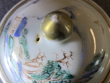 Een Chinese famille rose 'Vier elementen' theepot met deksel, Qianlong