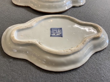 Een paar Chinese vierlobbige wucai ko-sometsuke 'mukozuke' schotels voor de Japanse markt, Tianqi