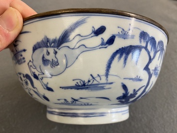 Een Chinese blauw-witte 'Acht paarden van Mu Wang' kom, Kangxi