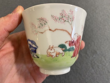 Een grote Chinese famille rose kop en schotel, Yongzheng
