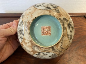 Een Chinese faux-bois kom met grisaille medaillons, Qianlong merk, Republiek