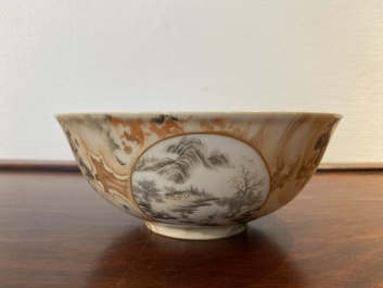 Een Chinese faux-bois kom met grisaille medaillons, Qianlong merk, Republiek