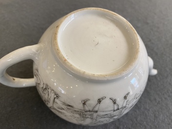 Th&eacute;i&egrave;re couverte en porcelaine de Chine &agrave; d&eacute;cor de chasseurs europ&eacute;ens en grisaille, Yongzheng