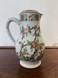 Een Chinese famille verte dekselkan, Kangxi