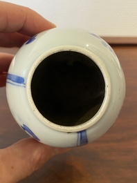 Een Chinese blauw-witte theebus, Kangxi