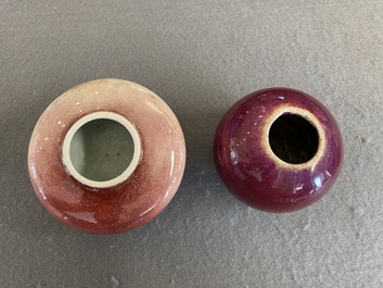 Twee Chinese waterpotten met flamb&eacute;-glazuur, 19e eeuw