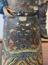 Een Chinese beschilderde terracotta figuur van een mandarijn, Canton, 19e eeuw