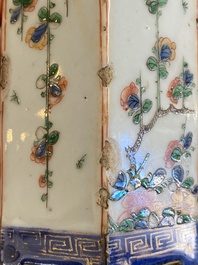 Een paar Chinese hexagonale famille verte theebussen, Kangxi