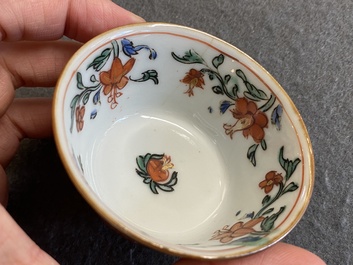 Sept tasses et sept soucoupes en porcelaine de Chine famille rose, Yongzheng/Qianlong