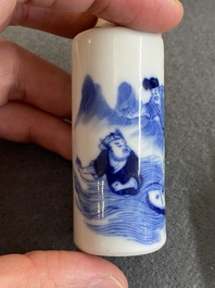 Vijf Chinese blauw-witte snuifflessen, 19e eeuw