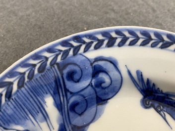 Vier Chinese blauw-witte schotels met vogels bij een pagode, ex-coll. Augustus de Sterke, Kangxi