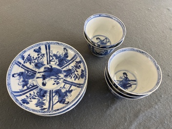 Zes Chinese blauw-witte schotels en vijf koppen, Qi Yu Tang Zhi 奇玉堂製 merk, Kangxi