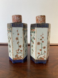 Een paar Chinese hexagonale famille verte theebussen, Kangxi