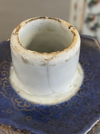 Een paar Chinese hexagonale famille verte theebussen, Kangxi