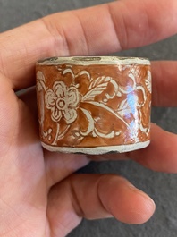 Een paar Chinese hexagonale famille verte theebussen, Kangxi