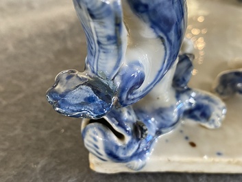 A rare Chinese blue and white 'chanab' altar stand, 19th C.