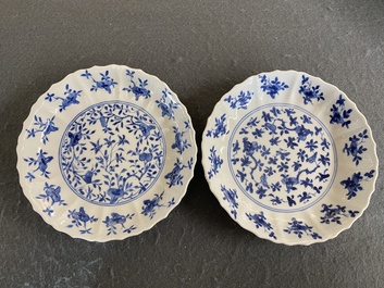 Twee Chinese blauw-witte borden, Kangxi merk en periode