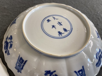 Twee Chinese blauw-witte borden, Kangxi merk en periode