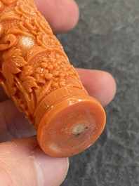 A fine Chinese red coral 'chrysanthemum' snuff bottle, 19/20th C.