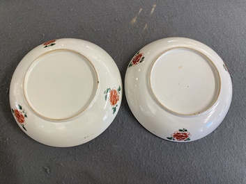 Een paar Chinese famille verte borden, Kangxi