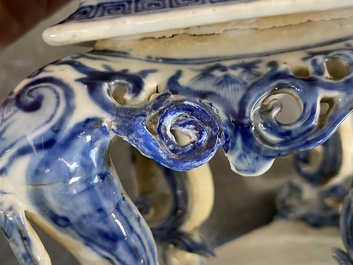 A rare Chinese blue and white 'chanab' altar stand, 19th C.