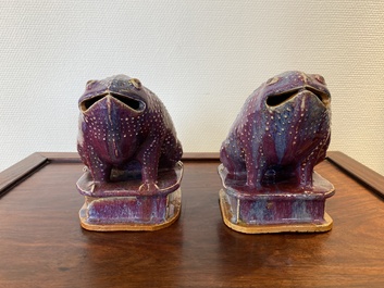 A pair of Chinese flamb&eacute;-glazed toads, 19th C.