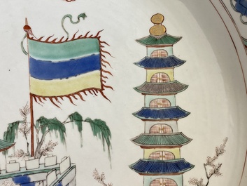 Een Chinese famille verte 'pagode' schotel, Kangxi
