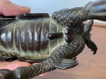 Een Chinese bronzen qilin, wellicht Kangxi
