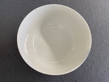 Een Chinese blauw-witte 'Bleu de Hue' kom voor de Vietnamese markt, Nhuroc Tham Tran Tang merk, 19e eeuw