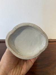 Een Chinese famille rose vaas met mandarijns decor, Qianlong