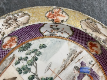 Een Chinees famille rose 'Rockefeller' bord met acrobaten, Jiaqing