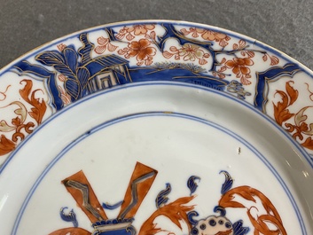 Een Chinees Imari-stijl wapenbord, Kangxi