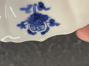 Twee Chinese blauw-witte borden, Kangxi merk en periode