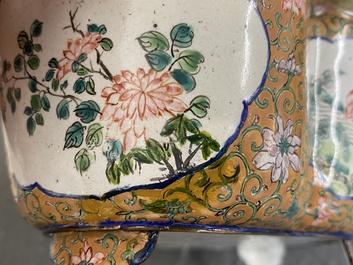A pair of Chinese Canton enamel quatrefoil jardini&egrave;res, Qianlong mark, 19th C.