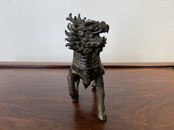 Een Chinese bronzen qilin, wellicht Kangxi