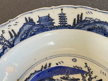 A Chinese blue and white dish with a fine landscape, Jiajing