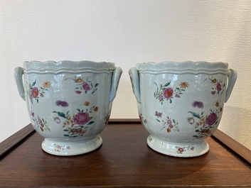 Een paar Chinese famille rose wijnkoelers, Qianlong