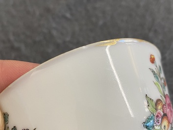 Tasse et soucoupe en porcelaine de Chine famille rose aux armes de Henri van Isselmuden et Anne van Haersolte pour le march&eacute; hollandais, Qianlong