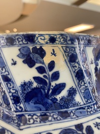 A Chinese blue and white vase and cover, Kangxi