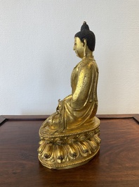 Een Chinese vergulde bronzen Boeddha Shakyamuni, wellicht Ming