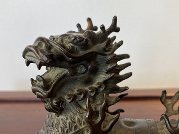 Een Chinese bronzen qilin, wellicht Kangxi