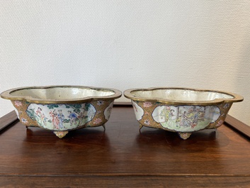 A pair of Chinese Canton enamel quatrefoil jardini&egrave;res, Qianlong mark, 19th C.