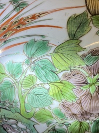 Paire de vases en porcelaine de Chine famille verte &agrave; d&eacute;cor de faisans, Kangxi