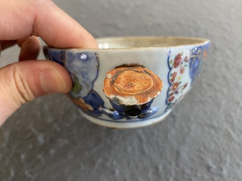 Een kleine Chinese famille rose terrine met decor van tabaksbladeren, Qianlong