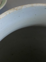 Paire de vases en porcelaine de Chine famille verte &agrave; d&eacute;cor de faisans, Kangxi