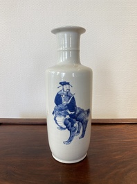 Een Chinese blauw-witte 'Sanxing' rouleau vaas, wellicht 19e eeuw