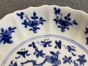 Twee Chinese blauw-witte borden, Kangxi merk en periode