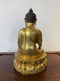 Een Chinese vergulde bronzen Boeddha Shakyamuni, wellicht Ming