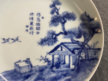 Een Chinees blauw-wit 'Bleu de Hue' bord voor de Vietnamese markt, Kinh Son Phien Ngoc merk, 19e eeuw